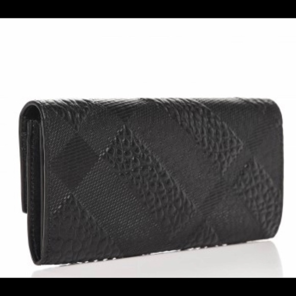 BURBERRY Embossed Check Signature Grain Porter - Picture 4 of 8